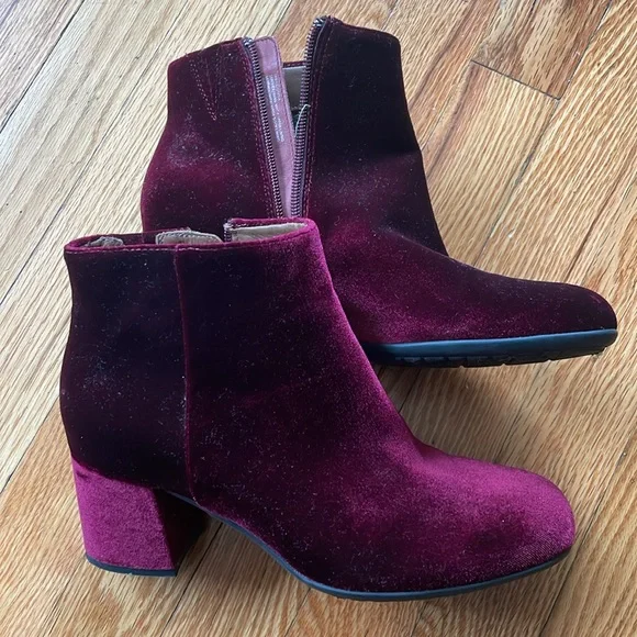 Earthies Apollo Burgundy Velvet Booties - Picture 2 of 5